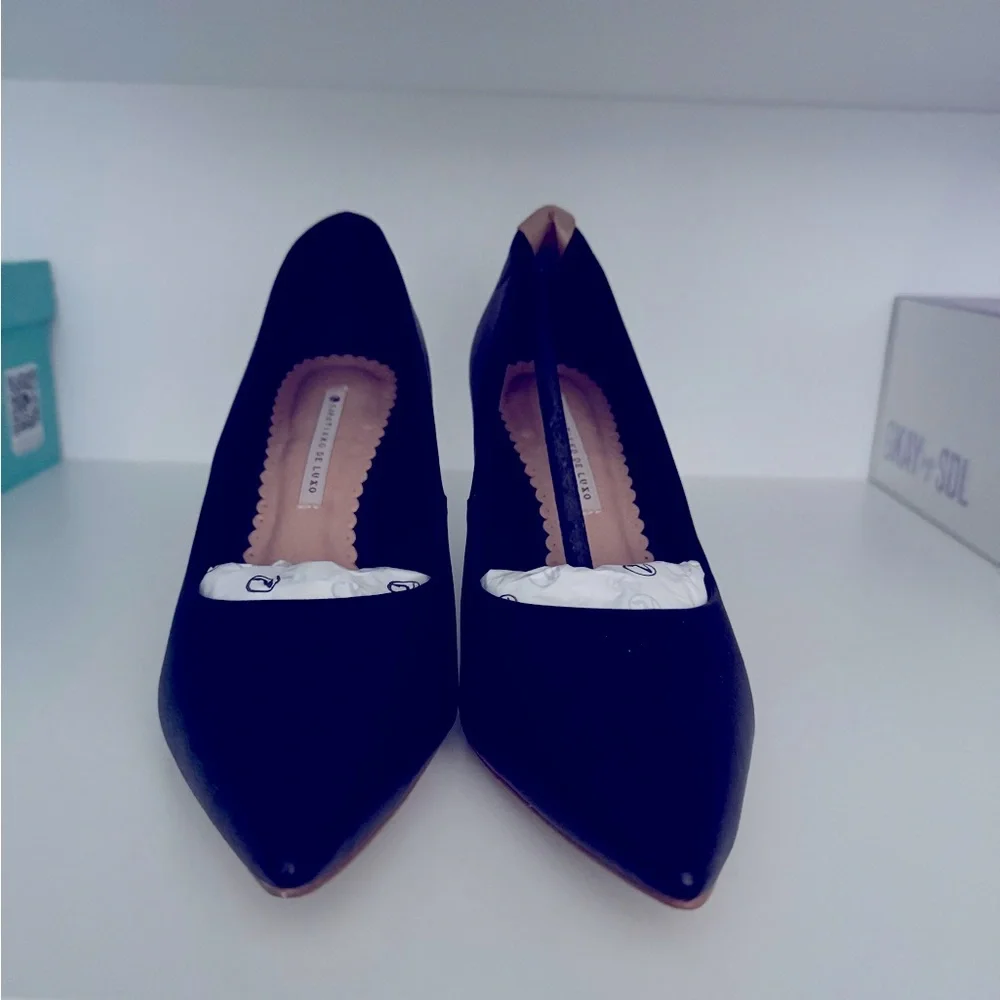 New Black leather pointed toe heels pumps size 6 preppy party wedding comfort